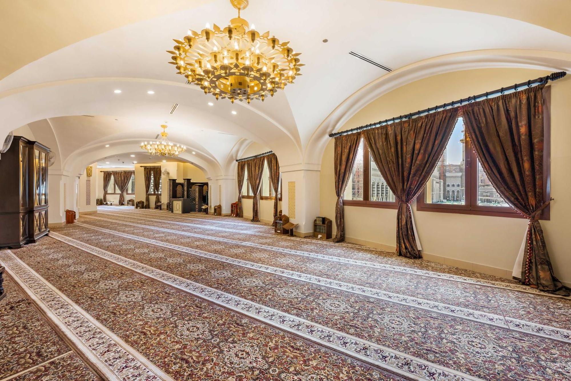 Anjum Makkah Hotel Mecca Exterior photo The prayer hall of the hotel