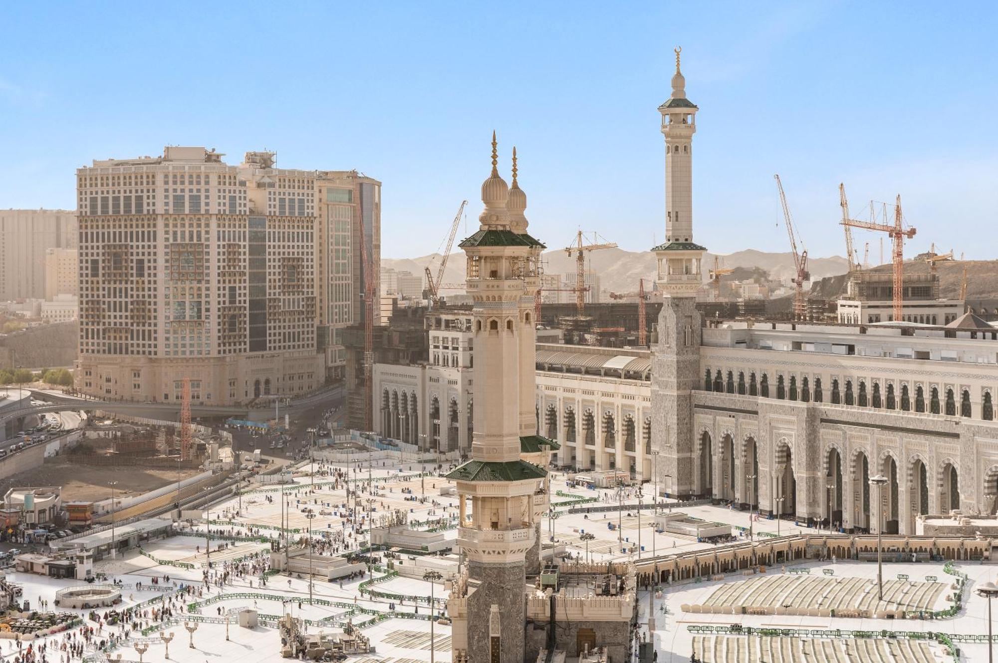 Anjum Makkah Hotel Mecca Exterior photo Riad skyline