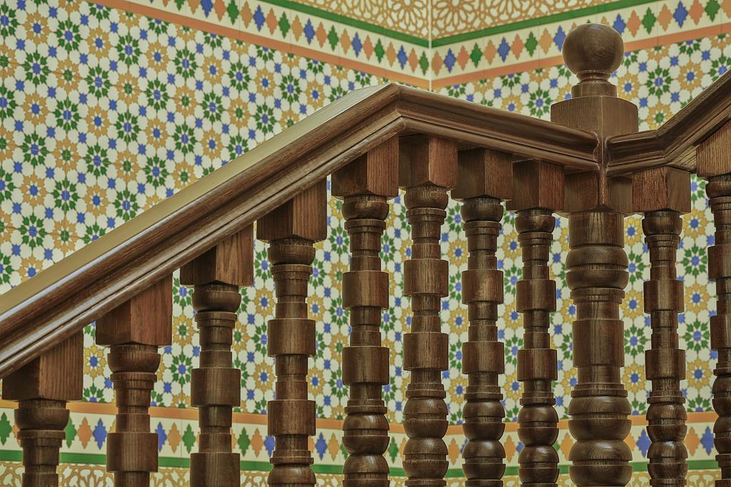 Anjum Makkah Hotel Mecca Exterior photo Detail of the staircase